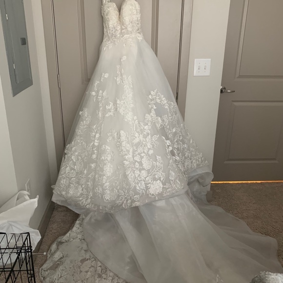Beautiful Wedding Dress From Impression Bridal - Picture 4 of 14